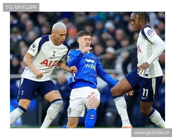 曼联争冠背后的致命隐患:老化阵容与危机管理暴露豪门衰落真相 曼联争冠背后的致命隐患:老化阵容与危机管理暴露豪门衰落真相